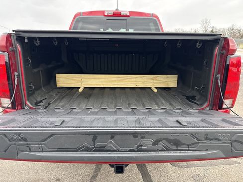 Used 2024 Chevrolet Colorado Trail Boss w/ Technology Package image 20