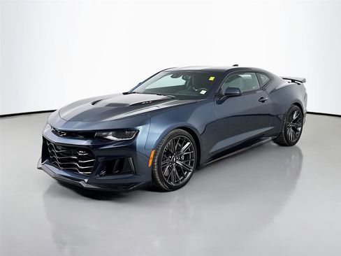 Used 2019 Chevrolet Camaro ZL1 RWD image 8