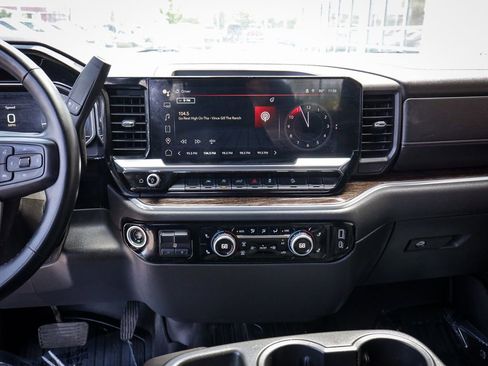 Used 2023 GMC Sierra 1500 SLE AWD/4WD image 18