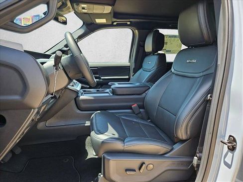 New 2026 Ford Expedition Platinum w/ Stealth Performance Package AWD/4WD image 4