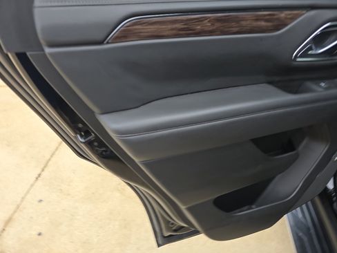 Used 2022 Chevrolet Tahoe LT w/ Luxury Package image 12