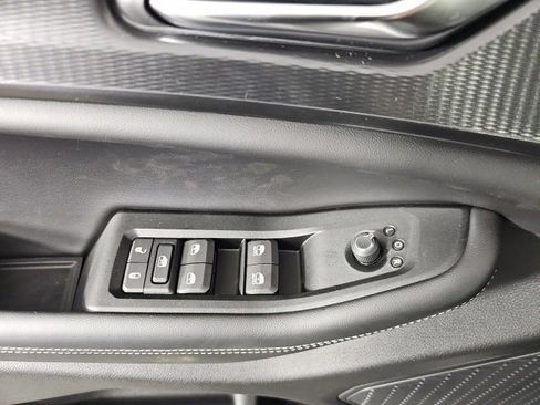 New 2025 Jeep Grand Cherokee Altitude image 12