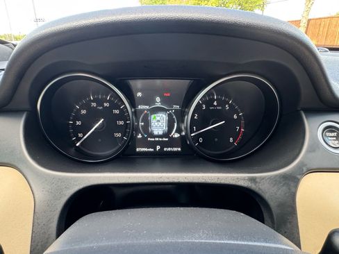 Used 2019 Land Rover Discovery Sport HSE image 17