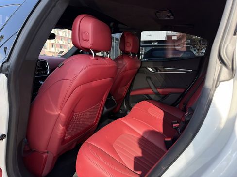 Used 2022 Maserati Ghibli Modena image 48