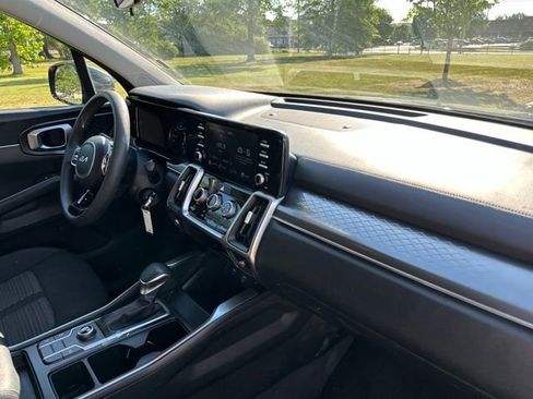 Certified 2023 Kia Sorento LX FWD image 23