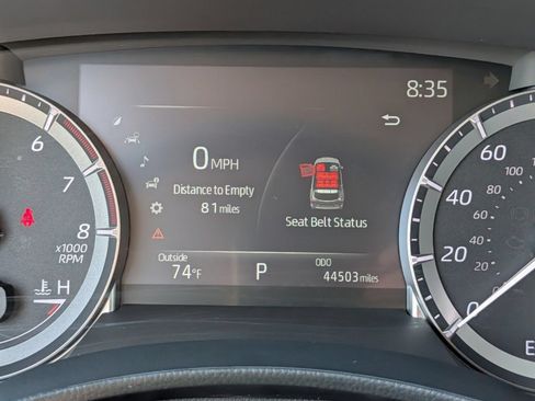 Used 2023 Toyota Highlander LE FWD image 27