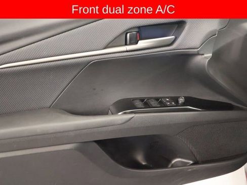 Used 2025 Toyota Camry SE image 11