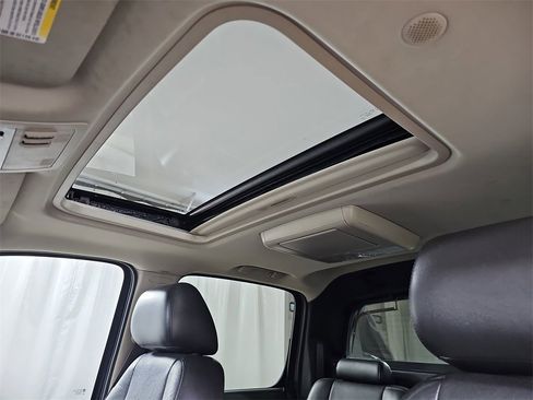 Used 2012 Chevrolet Avalanche LTZ image 31