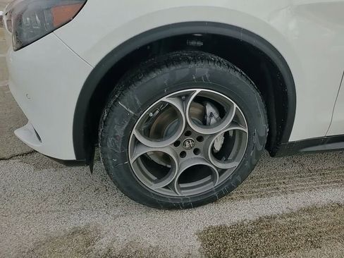 New 2025 Alfa Romeo Stelvio Sprint image 19