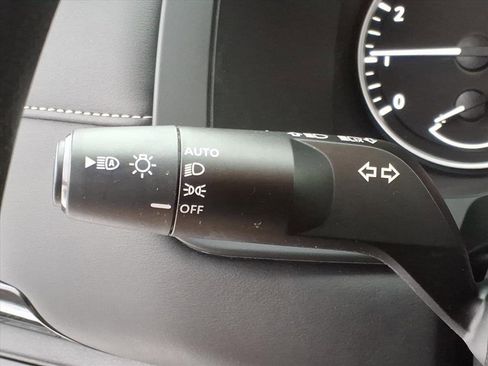 Certified 2024 Nissan Pathfinder S image 23