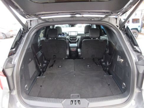 Used 2025 Ford Explorer ST-Line w/ Premium Package image 47