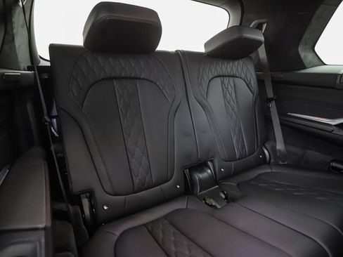 Used 2026 BMW X7 M60i AWD/4WD image 35