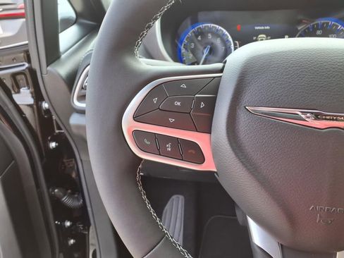 New 2026 Chrysler Pacifica Select image 12