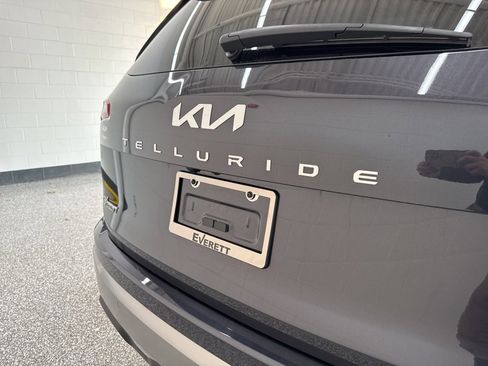 Used 2025 Kia Telluride S image 31