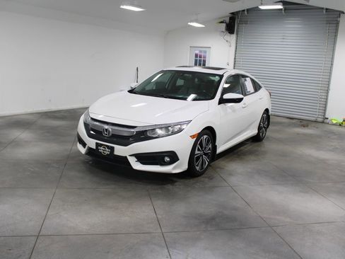 Used 2017 Honda Civic EX-L image 4