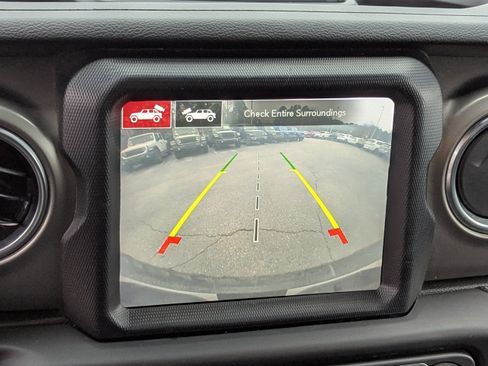 Used 2021 Jeep Wrangler Unlimited Rubicon w/ Cold Weather Group image 22