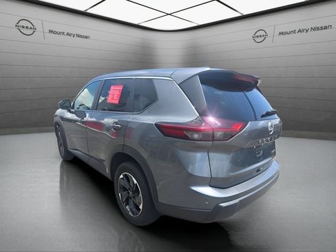 Certified 2024 Nissan Rogue SV AWD/4WD image 6
