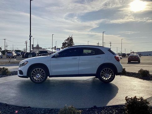 Used 2018 Mercedes-Benz GLA 250 4d SUV GLA250 image 8