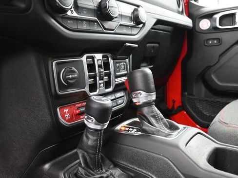 Used 2025 Jeep Wrangler Unlimited Rubicon image 18