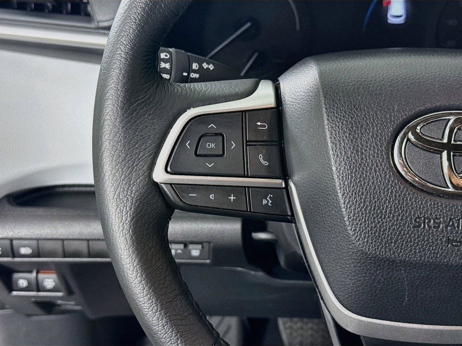 Certified 2026 Toyota Sienna XLE FWD image 18