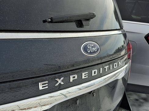 Certified 2024 Ford Expedition Limited image 4