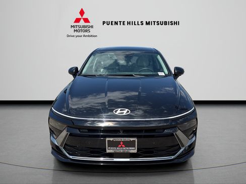 Used 2025 Hyundai Sonata Limited FWD image 2
