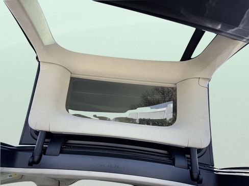 Used 2018 Tesla Model X P100D image 24