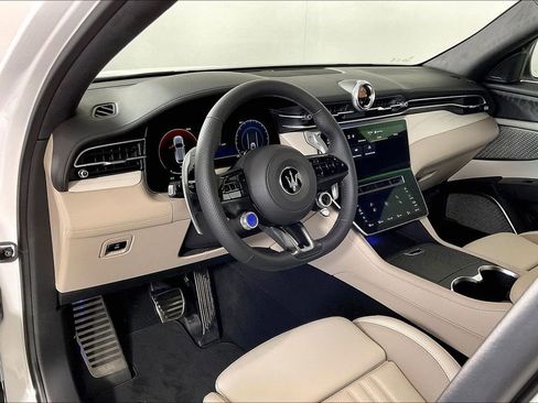 New 2026 Maserati Grecale Modena image 4