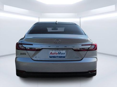 Used 2025 Toyota Camry LE FWD image 4