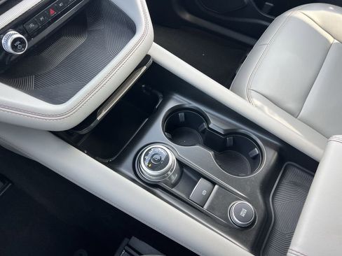 Used 2025 Ford Explorer Active w/ Active Comfort Package image 7