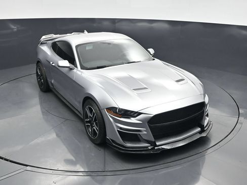Used 2020 Ford Mustang Coupe RWD image 30