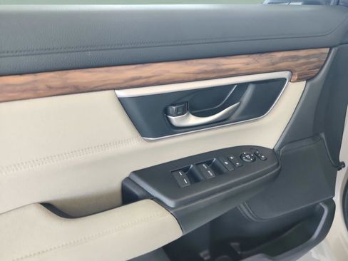 Used 2017 Honda CR-V EX image 16