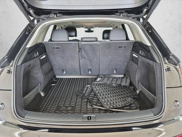 Used 2021 Audi Q5 2.0T Premium Plus w/ Premium Plus Package AWD/4WD image 6