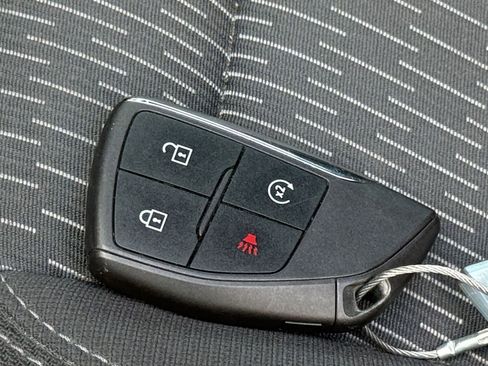 Used 2025 Chevrolet Equinox LT FWD image 22