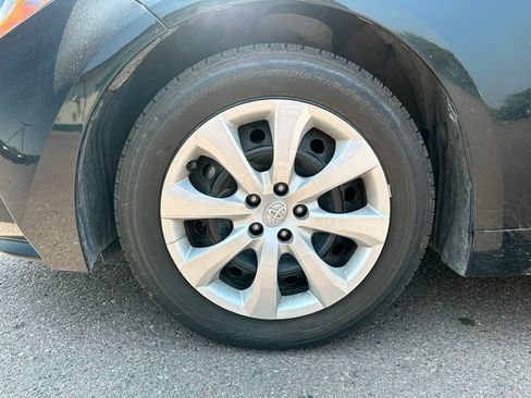 Used 2024 Toyota Corolla LE FWD image 38