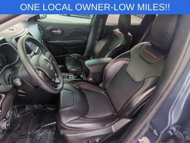 Used 2019 Jeep Cherokee Trailhawk w/ Cold Weather Group AWD/4WD image 16