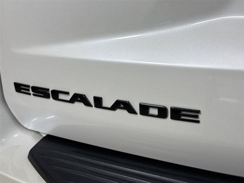 Used 2023 Cadillac Escalade Sport Platinum AWD/4WD image 39