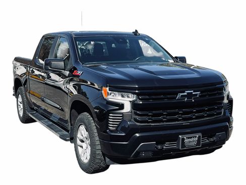 Used 2022 Chevrolet Silverado 1500 RST w/ Diesel Off-Road Package AWD/4WD image 2