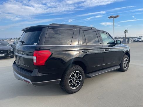 Used 2024 Ford Expedition XLT image 2