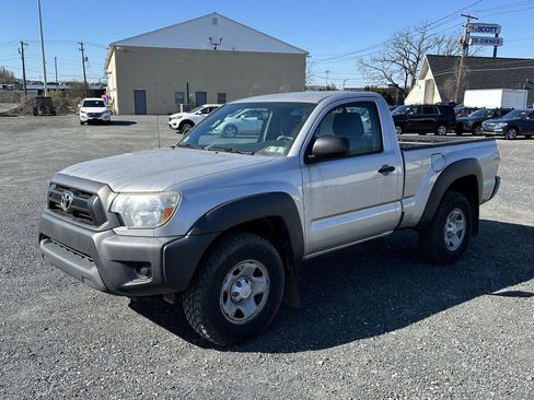 Used 2013 Toyota Tacoma 4x4 Regular Cab image 4