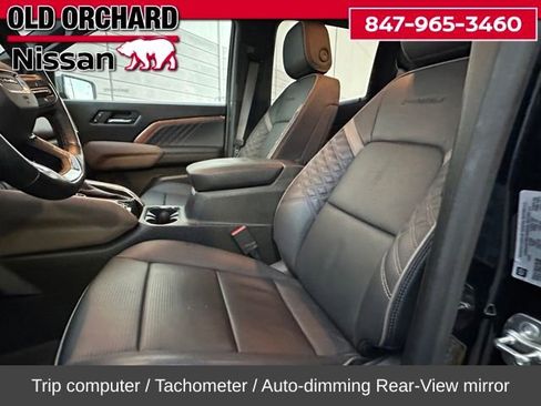 Used 2024 GMC Canyon Denali image 11