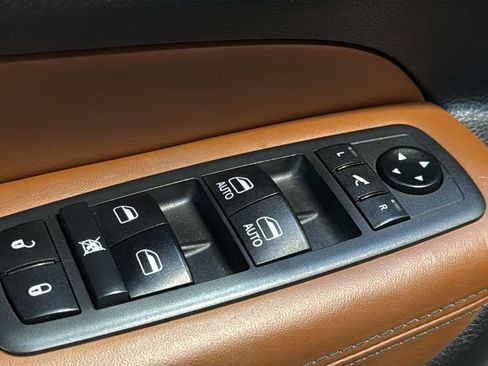 Used 2019 Jeep Grand Cherokee Summit AWD/4WD image 21