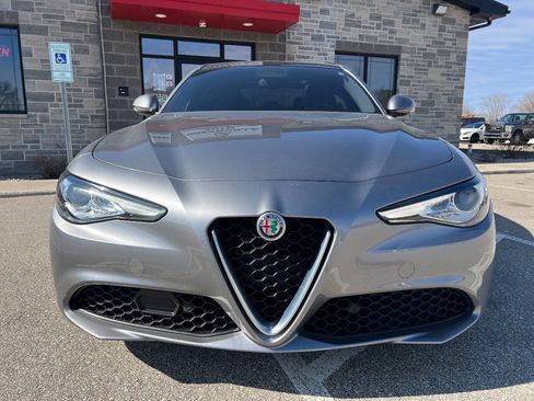 Used 2017 Alfa Romeo Giulia Ti image 2