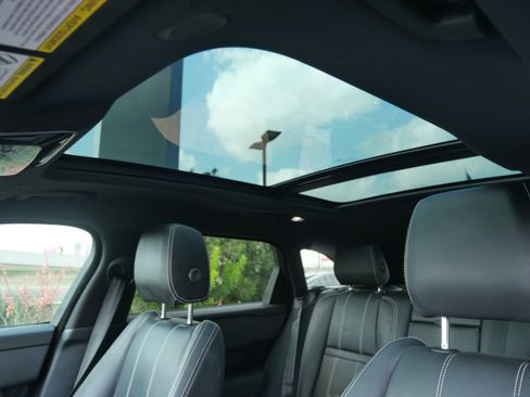 Used 2023 Land Rover Range Rover Velar R-Dynamic S image 10