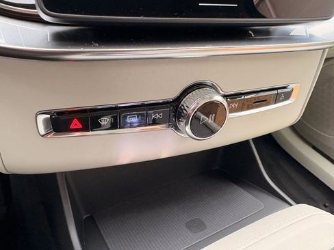 Used 2026 Volvo XC90 B6 Ultra w/ Protection Package image 19