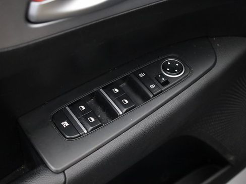 Used 2023 Kia Forte LXS image 12