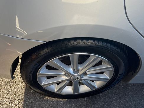 Used 2012 Toyota Camry XLE image 27