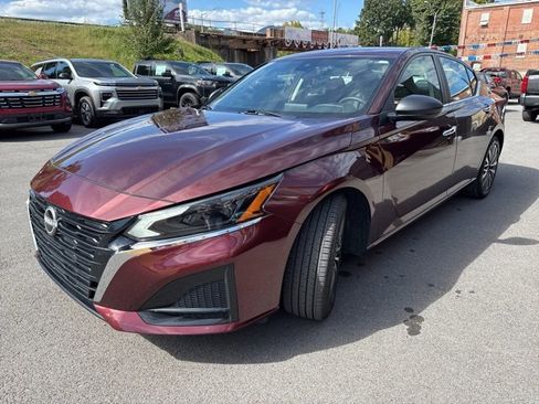 Used 2024 Nissan Altima 2.5 SV image 5