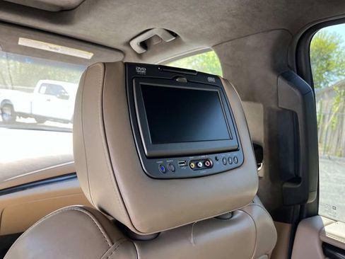 Used 2018 Cadillac Escalade ESV Platinum image 22