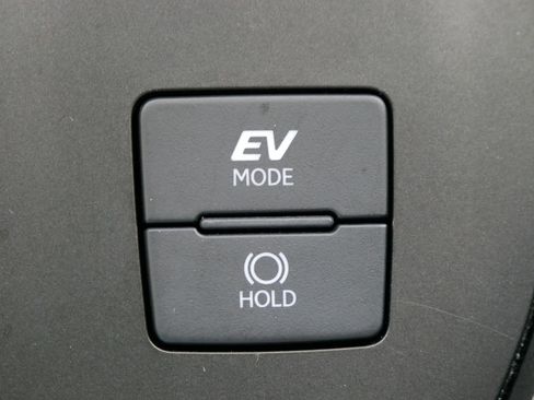 Certified 2025 Lexus UX 300h FWD w/ Accessory Package (Z2) image 30